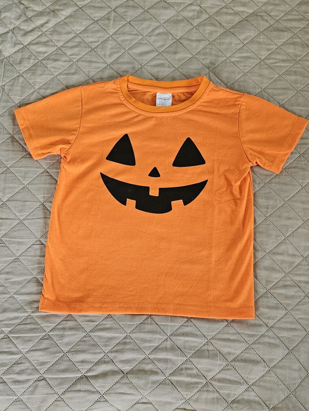 Jack O'lantern T-shirt kids size 6 years, Pumpkin themed t-shirt
